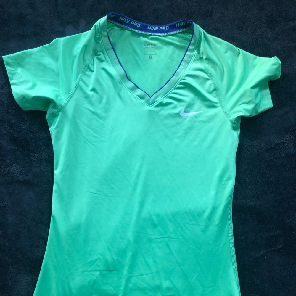 Nike Workout Shirt. Size: S. Prices negotiable.